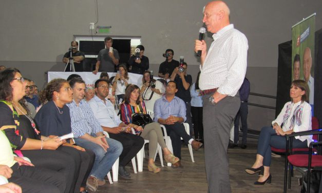 Antonio Bonfatti acompañó a los candidatos locales en el acto del Frente Progresista