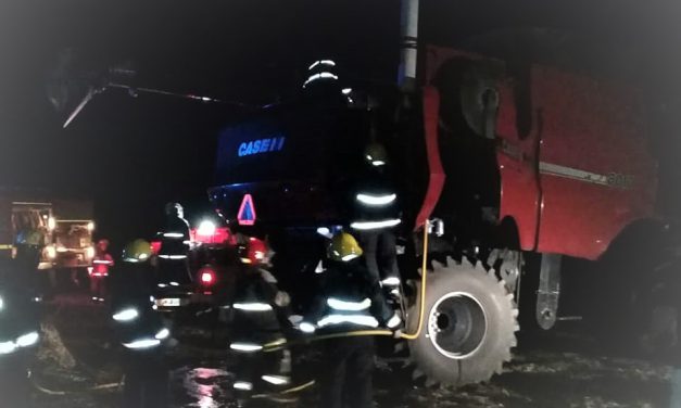 Principio de incendio en una cosechadora