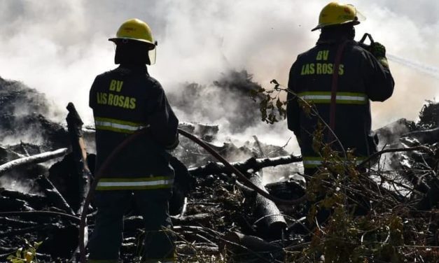 Cuatro horas de trabajo por el incendio en el basural