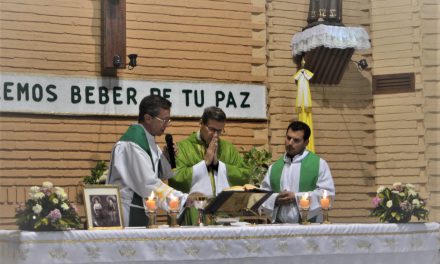 El Sacerdote Alejandro Bottoli ofició su primera misa en Las Parejas