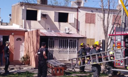 Incendio en la planta alta de una vivienda