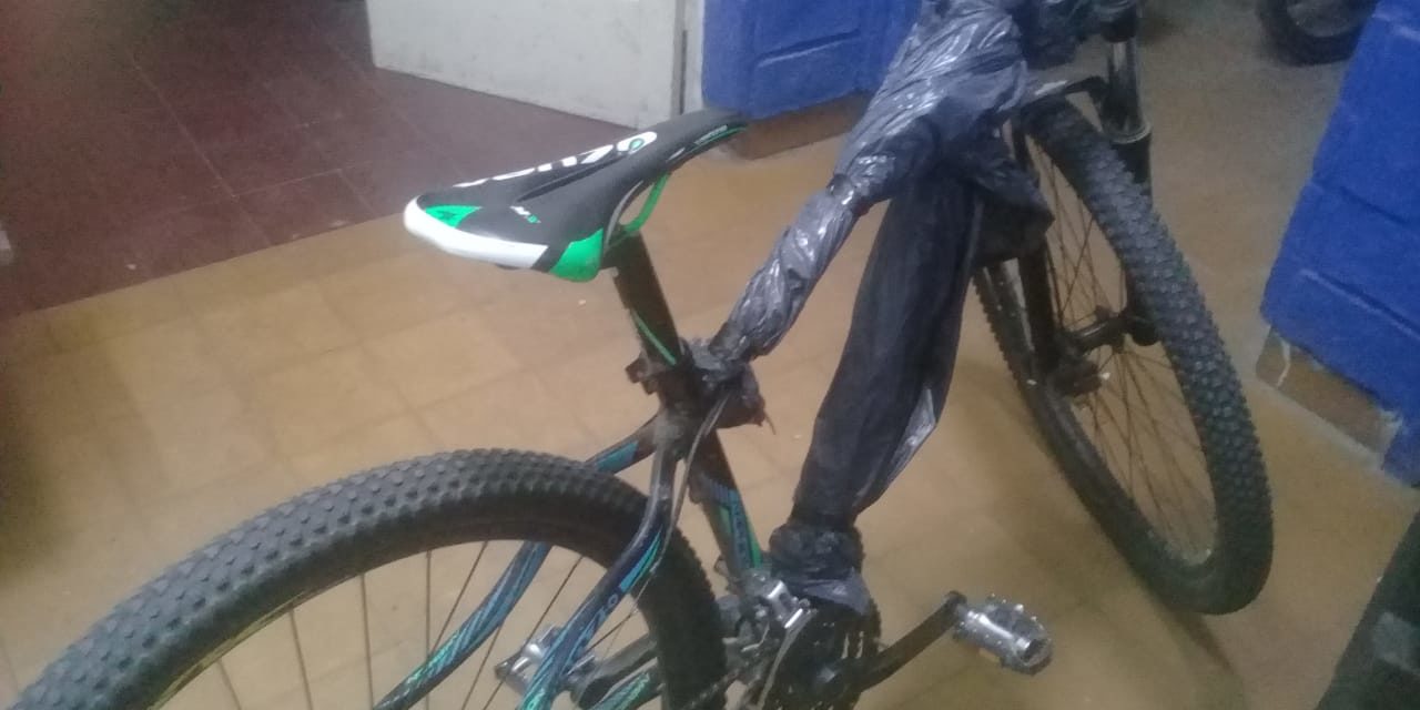 Se llevaban bicicleta robada en un colectivo de línea