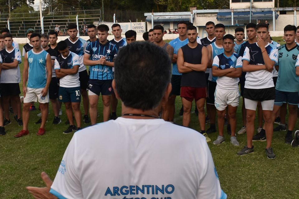 En fútbol, Argentino comenzó la pretemporada