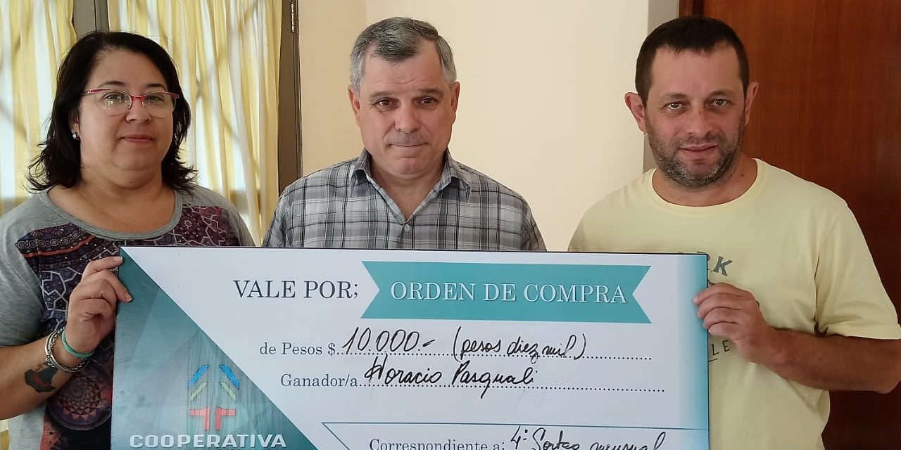 Cooperativa de Viviendas entregó un premio y continúa con la venta del Bono