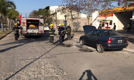 Principio de incendio en un Chevrolet