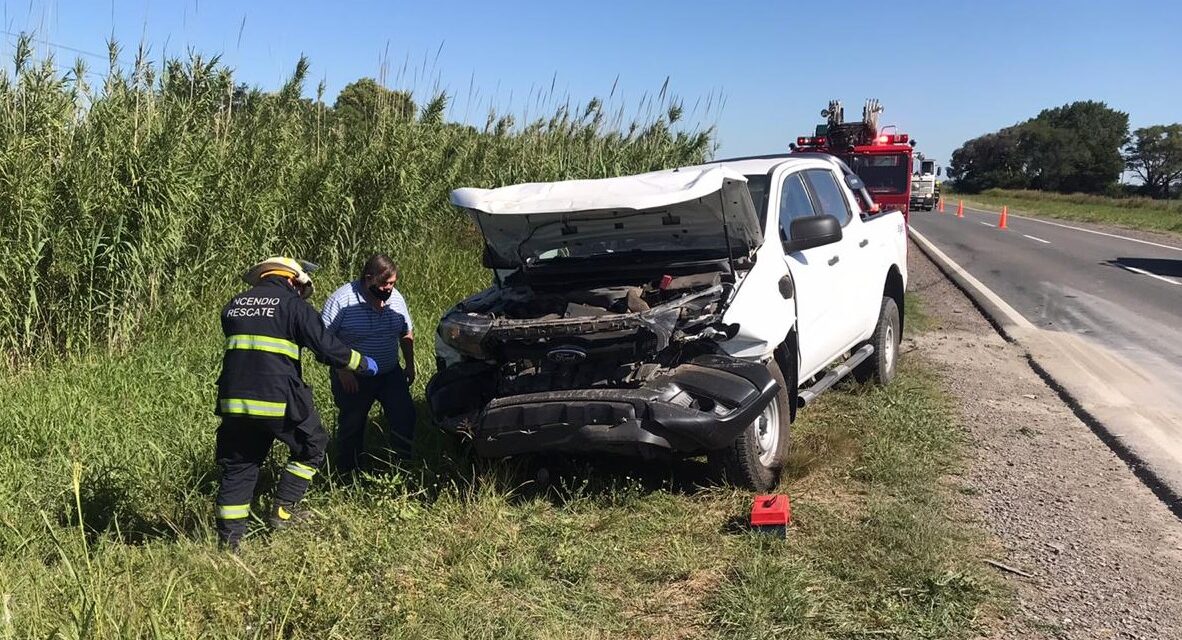 Una camioneta impacto con un carro