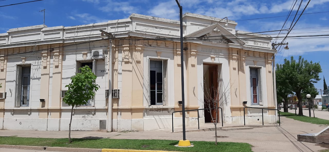 Roban dinero a plena luz del día de una vivienda