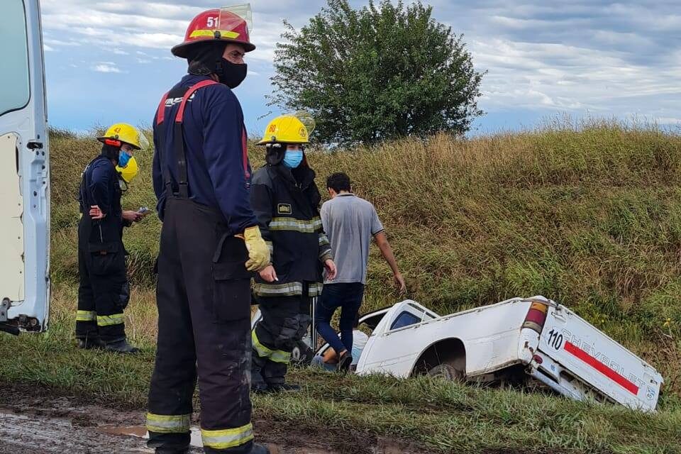 Mucha lluvia, con anegamientos y accidente