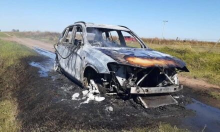 Se incendió un vehículo en la zona rural