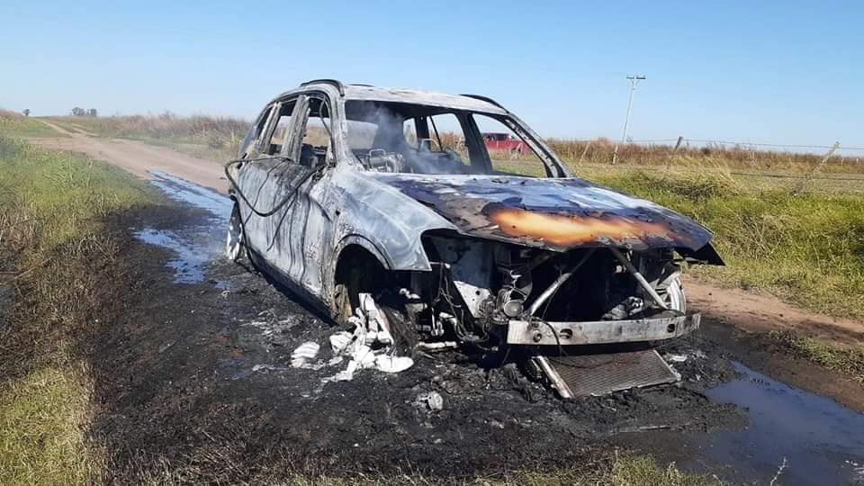 Se incendió un vehículo en la zona rural