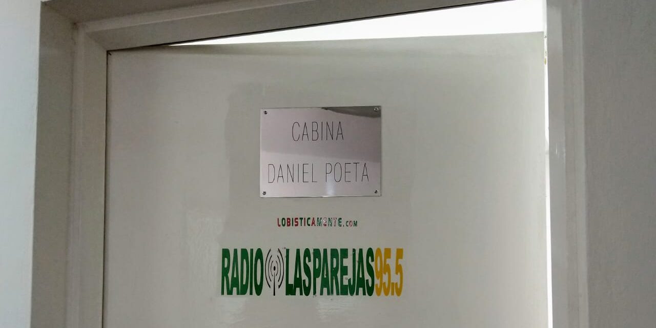 Una de las cabinas de Sportivo lleva el nombre «Daniel Poeta»