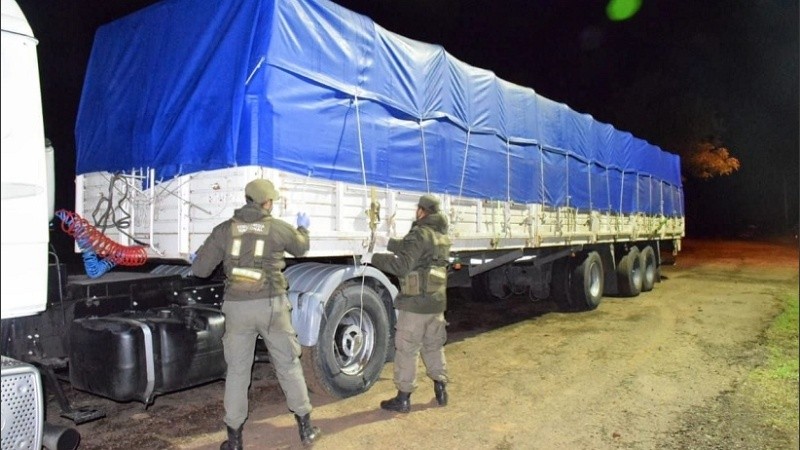 Contrabando de soja: Gendarmería secuestró 210 toneladas que eran trasladadas desde Cañada de Gómez