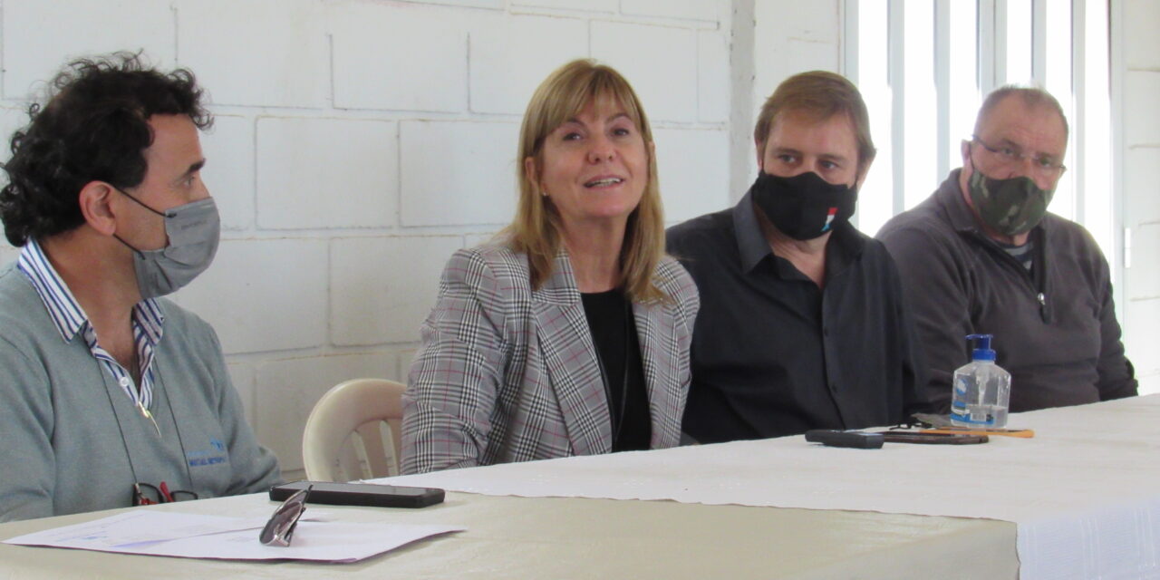 Cornaglia, junto a la vicegobernadora Rodenas, entregaron aportes a las Instituciones