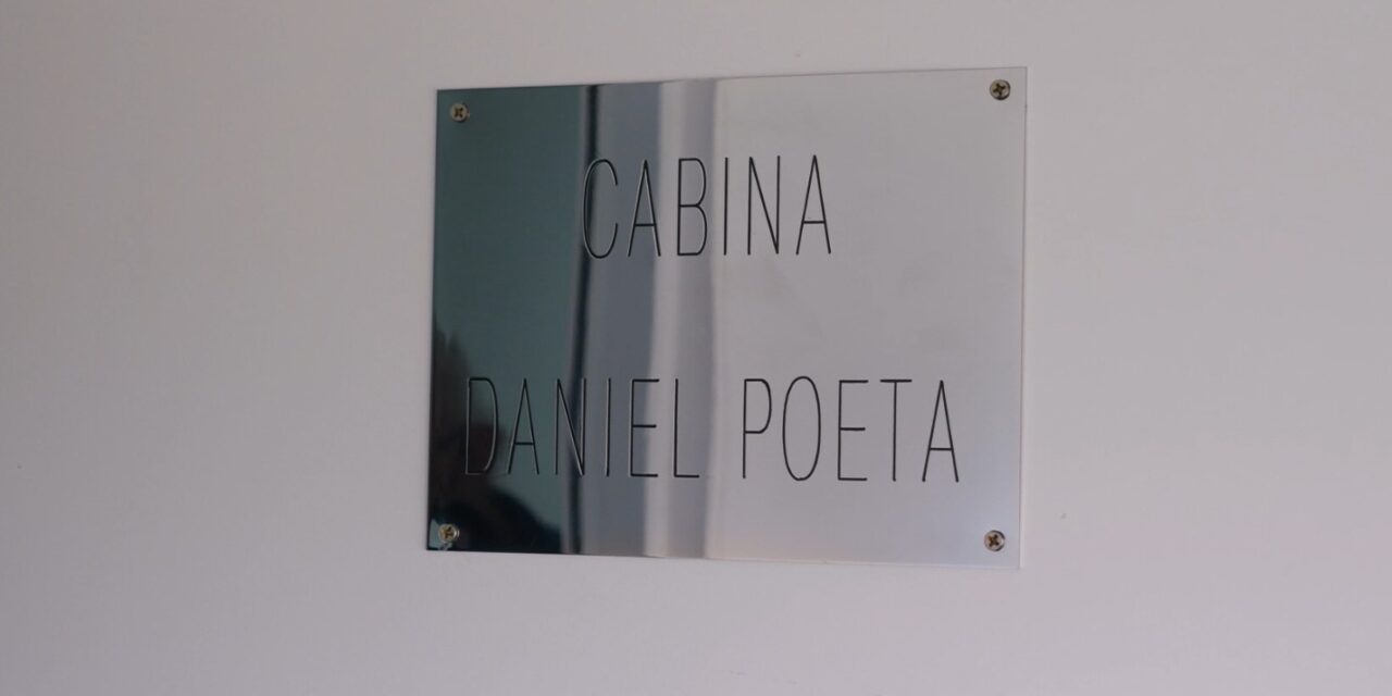 Una cabina de prensa del Estadio de Argentino lleva el nombre Daniel Poeta