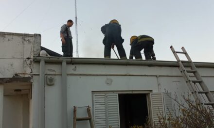Un cortocircuito generó un incendio en una vivienda