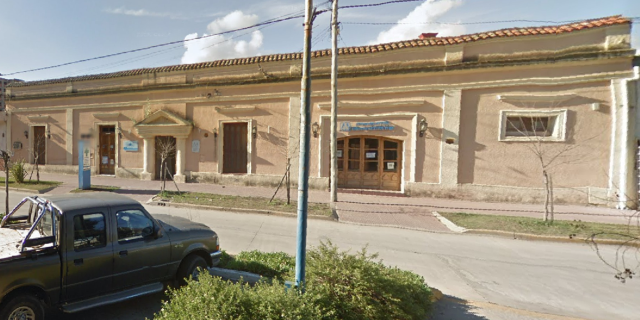 El Intendente acompaña en la gestión para la refacción del edificio colonial de la Mutual de Argentino