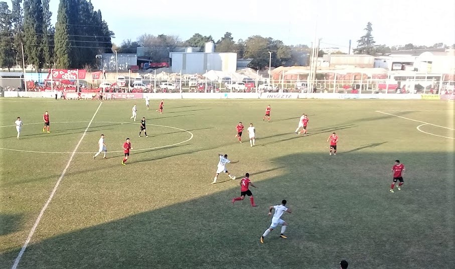 Primer Triunfo del Lobo en el Federal – Goleada de Argentino en la Liga – Resultados y Posiciones