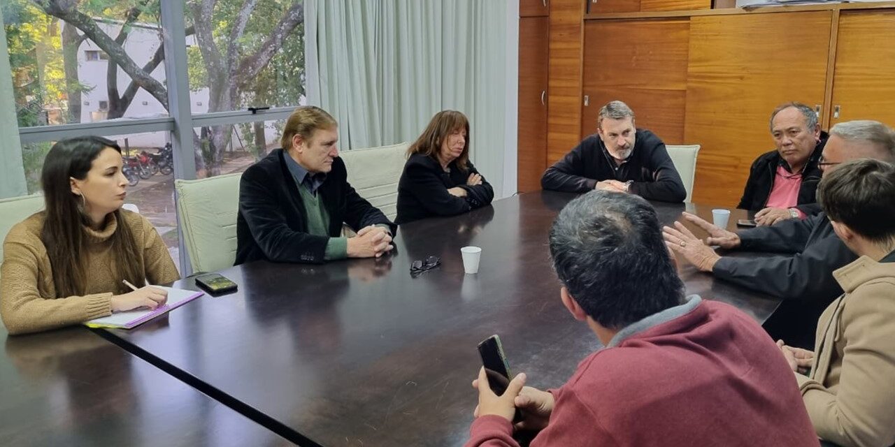 Reunión del Senador Cornaglia por la pavimentación de la ruta provincial Nº 20