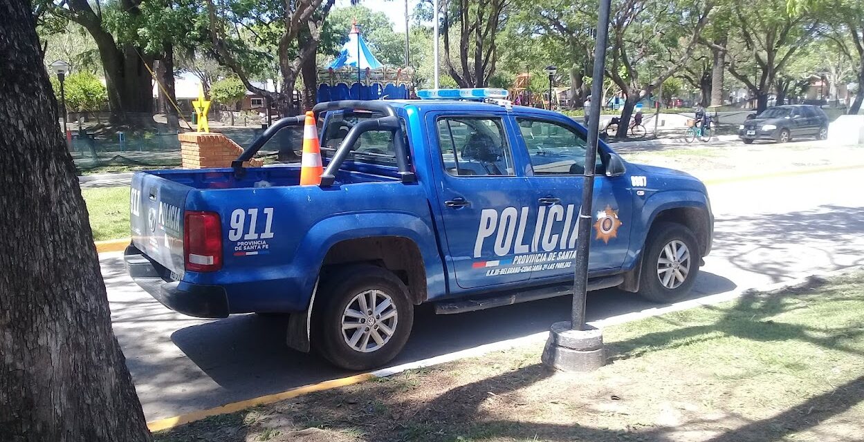 ENCONTRARON UNA MOTOCICLETA “MOTOMEL” ABANDONADA EN LOS PASTIZALES