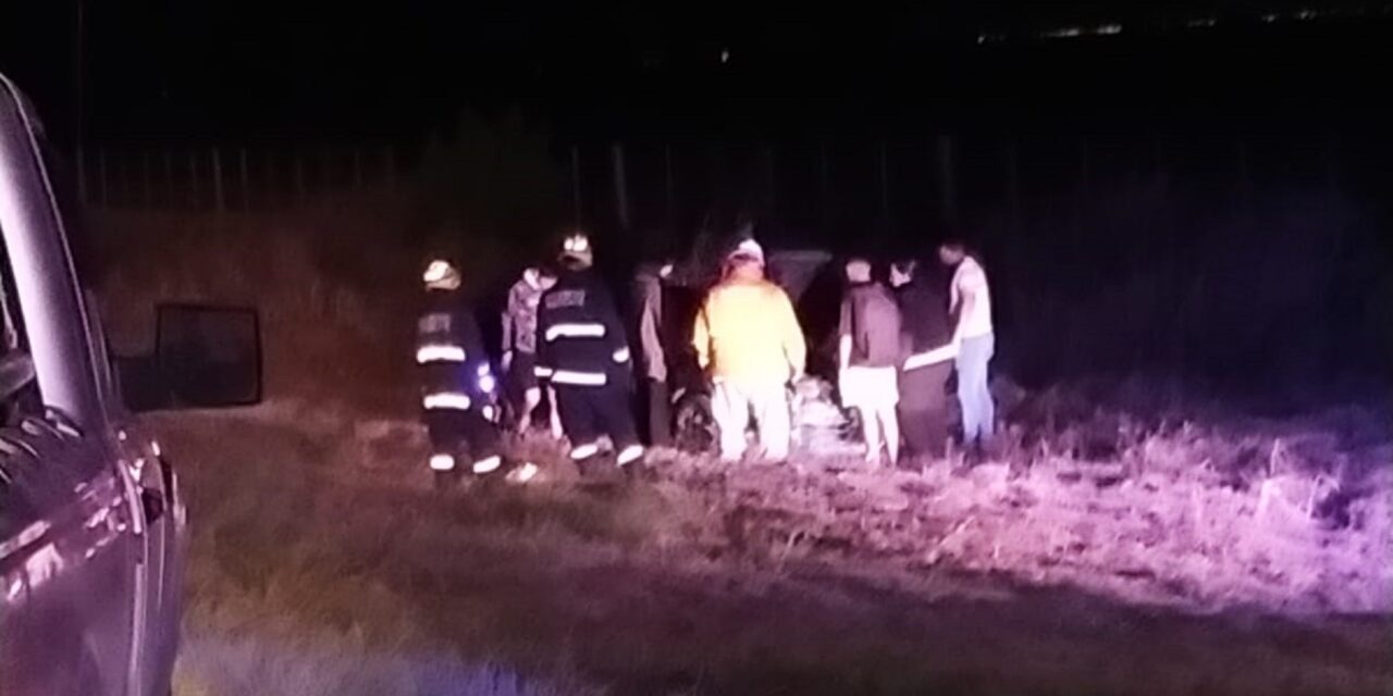 SE ACCIDENTARON POR ESQUIVAR UNA MOTO EN LA RUTA