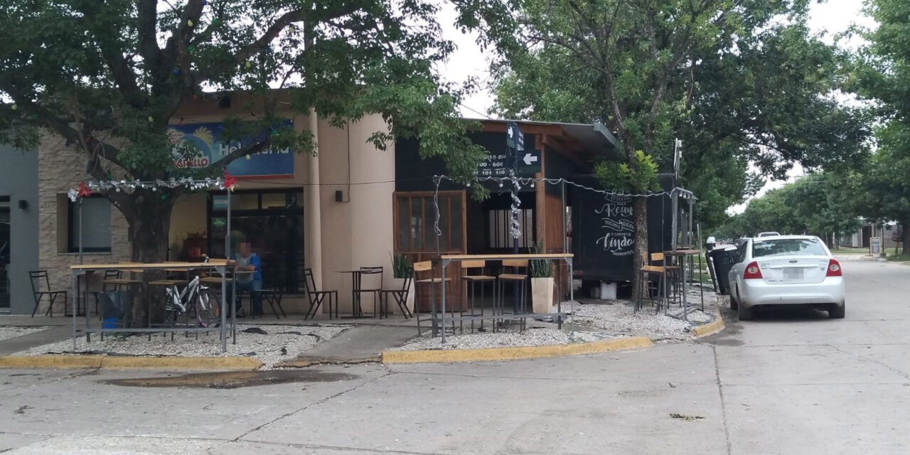 ENTRARON A ROBAR EN DOS CARRITOS DE COMIDAS DE LA CIUDAD