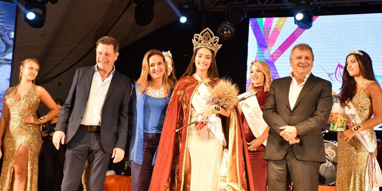 DELFINA DE SAN GENARO ES LA NUEVA REINA DE LA FIESTA NACIONAL DEL TRIGO EN LEONES.