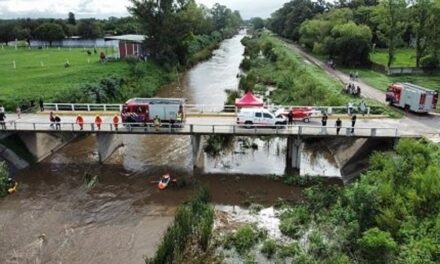 CONTINÚA EL OPERATIVO DE BÚSQUEDA DEL NIÑO QUE CAYÓ AL ARROYO