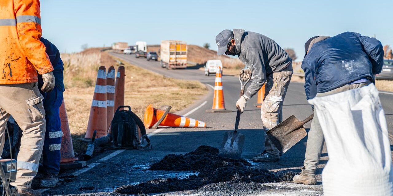 VIALIDAD NACIONAL AVANZA CON EL BACHEO PROVISORIO DE RUTA N° 178
