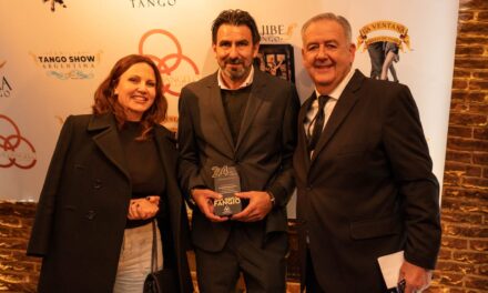 RECONOCIMIENTO A LA LABOR PERIODÍSTICA DE MAURICIO DAMON GALLARDO