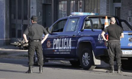 ROBÓ, LO RETUVIERON LOS VECINOS Y LO ENTREGARON