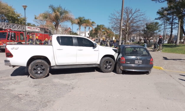 FUERTE IMPACTO EN UN ACCIDENTE EN 21 Y 22