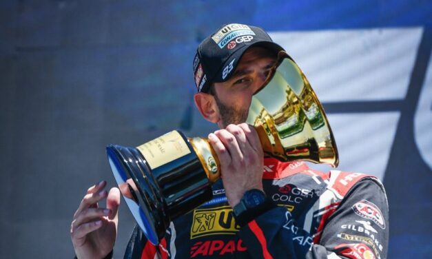 PODIO PARA FACUNDO EN TURISMO CARRETERA 2000 EN RÍO CUARTO