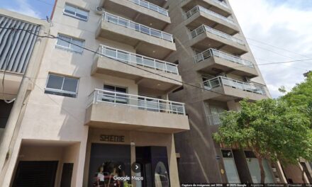 PERSONA ATRAPADA EN EL ASCENSOR DE UN EDIFICIO Y PRINCIPIO DE INCENDIO EN UNA VIVIENDA