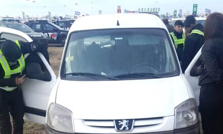 DETUVIERON A DOS PERSONAS CON ELEMENTOS PRESUMIBLES DE ROBO EN AGROACTIVA