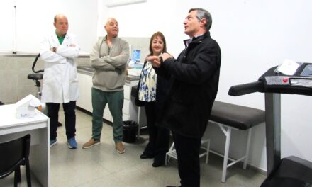 EL SENADOR VERDECCHIA ENTREGÓ EQUIPAMIENTO PARA EL ÁREA DE CARDIOLOGÍA DEL HOSPITAL DE LAS PAREJAS