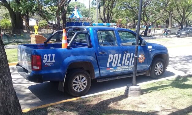 DOS GRESCAS. EN UNA CON HERIDAS CORTANTES EN SUS ROSTROS
